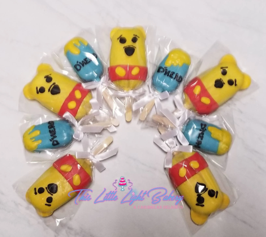 Winne the Pooh Cakesicles Cakepops